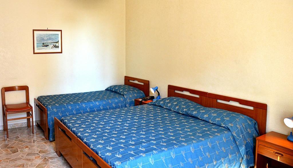 Hotel A-14 Modugno Ruang foto