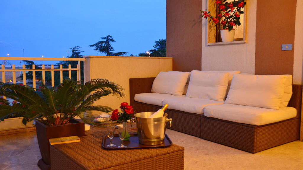 Hotel A-14 Modugno Bagian luar foto