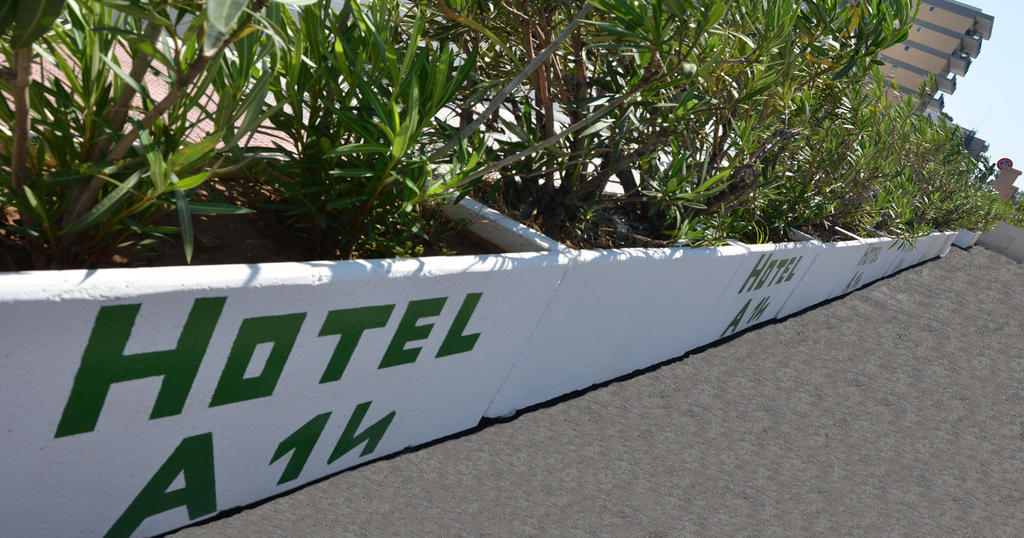 Hotel A-14 Modugno Bagian luar foto
