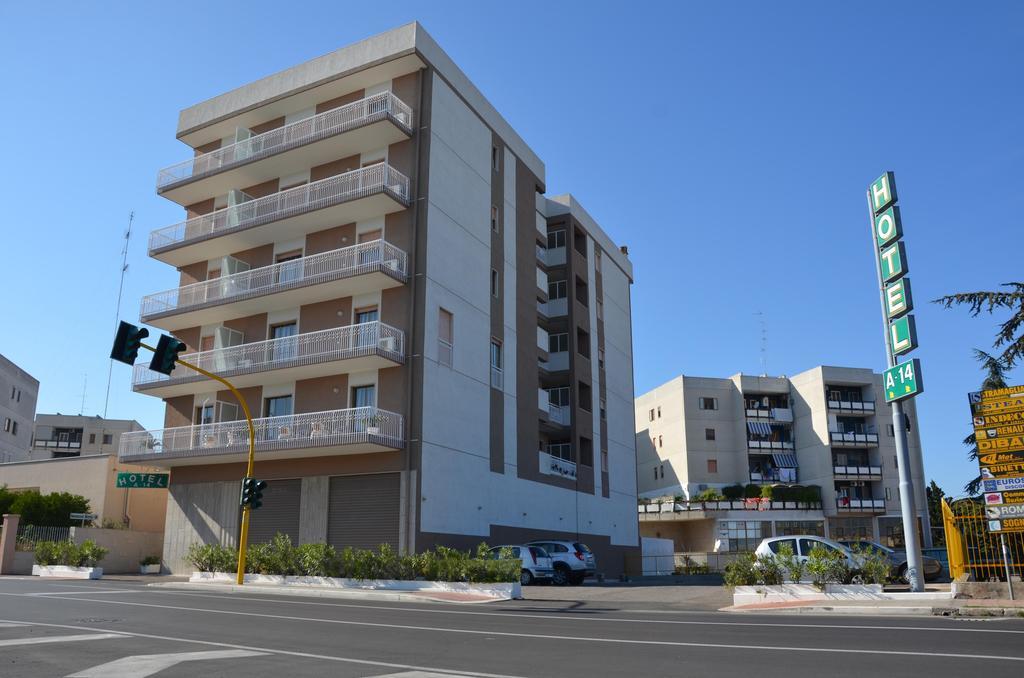 Hotel A-14 Modugno Bagian luar foto