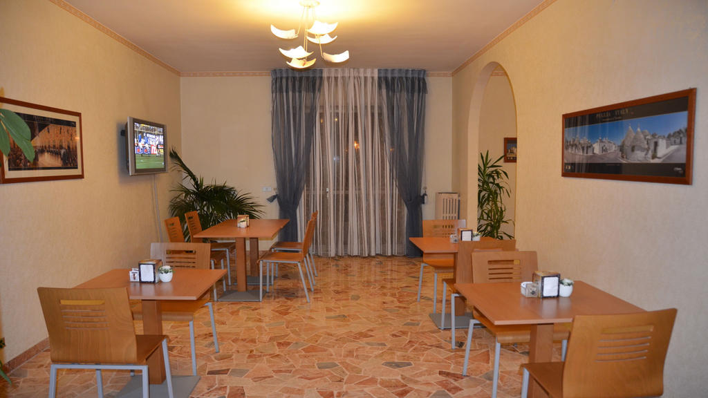 Hotel A-14 Modugno Bagian luar foto