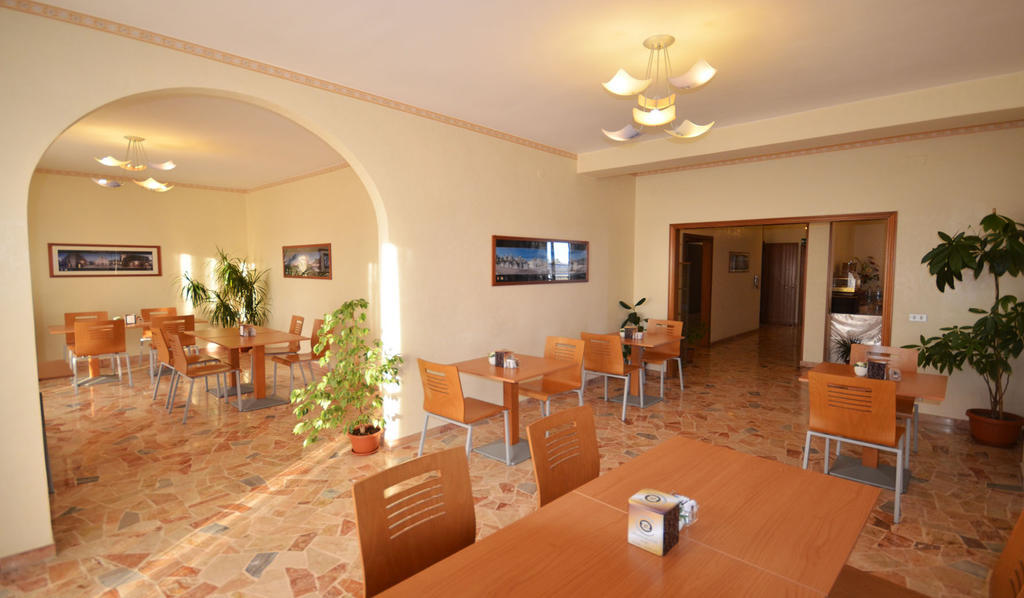 Hotel A-14 Modugno Bagian luar foto