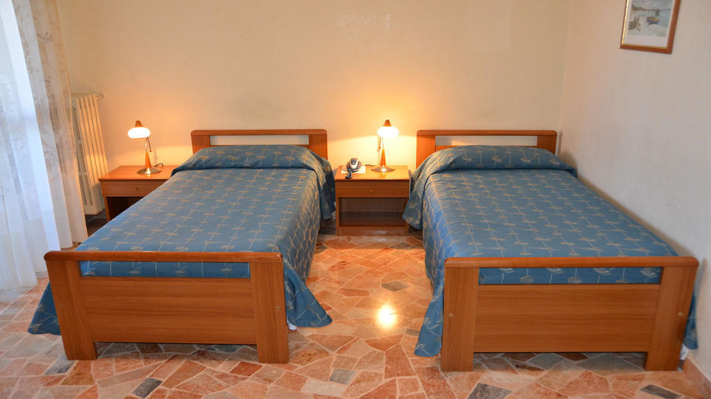 Hotel A-14 Modugno Bagian luar foto