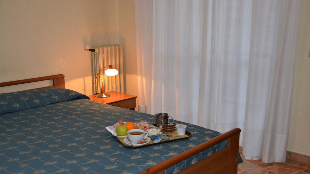 Hotel A-14 Modugno Ruang foto