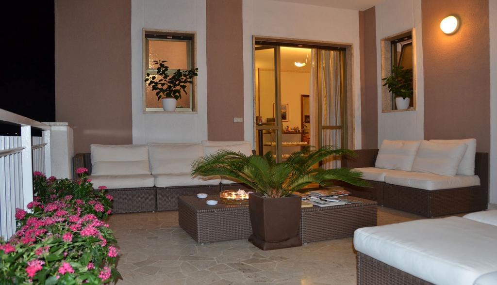 Hotel A-14 Modugno Bagian luar foto