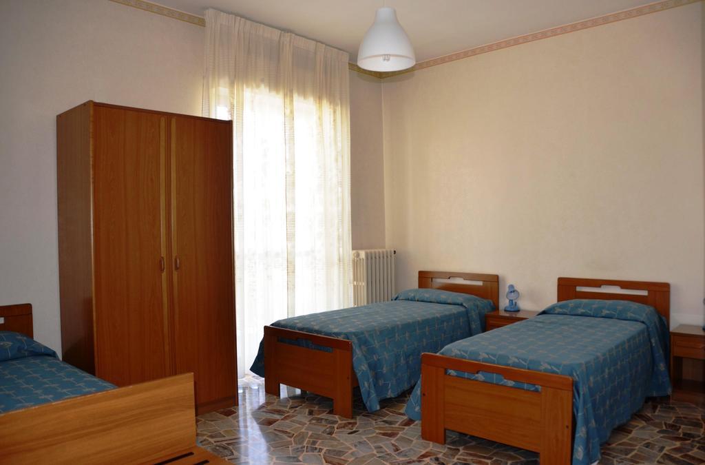 Hotel A-14 Modugno Ruang foto