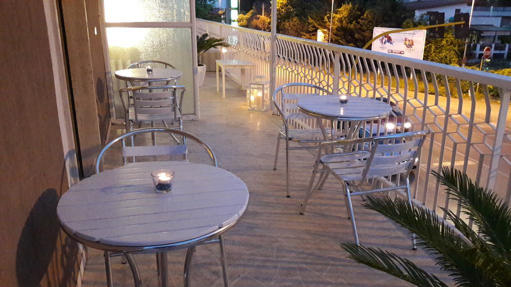 Hotel A-14 Modugno Bagian luar foto