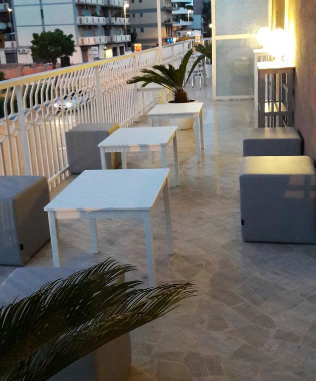 Hotel A-14 Modugno Bagian luar foto