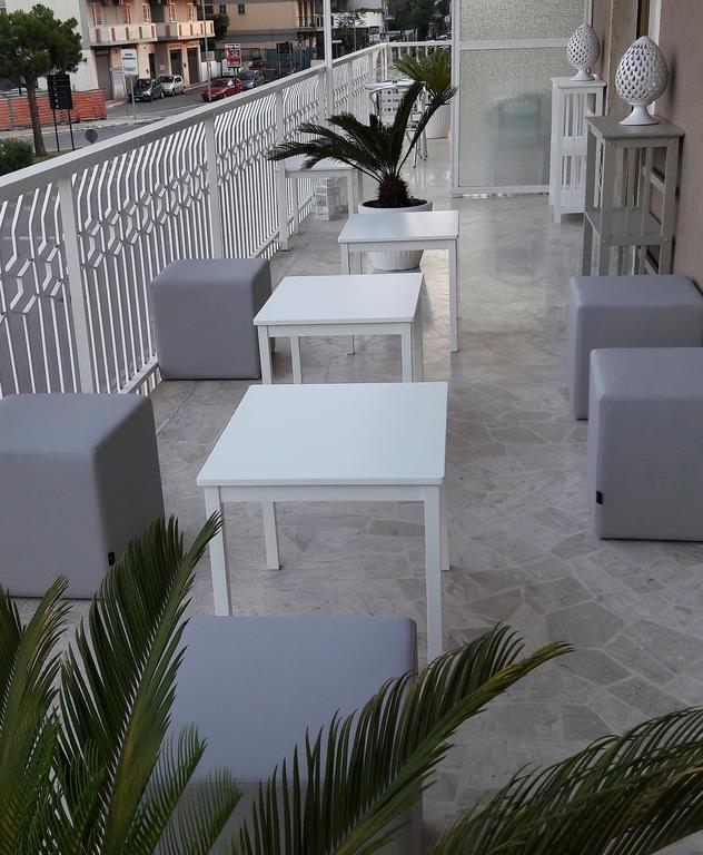 Hotel A-14 Modugno Bagian luar foto