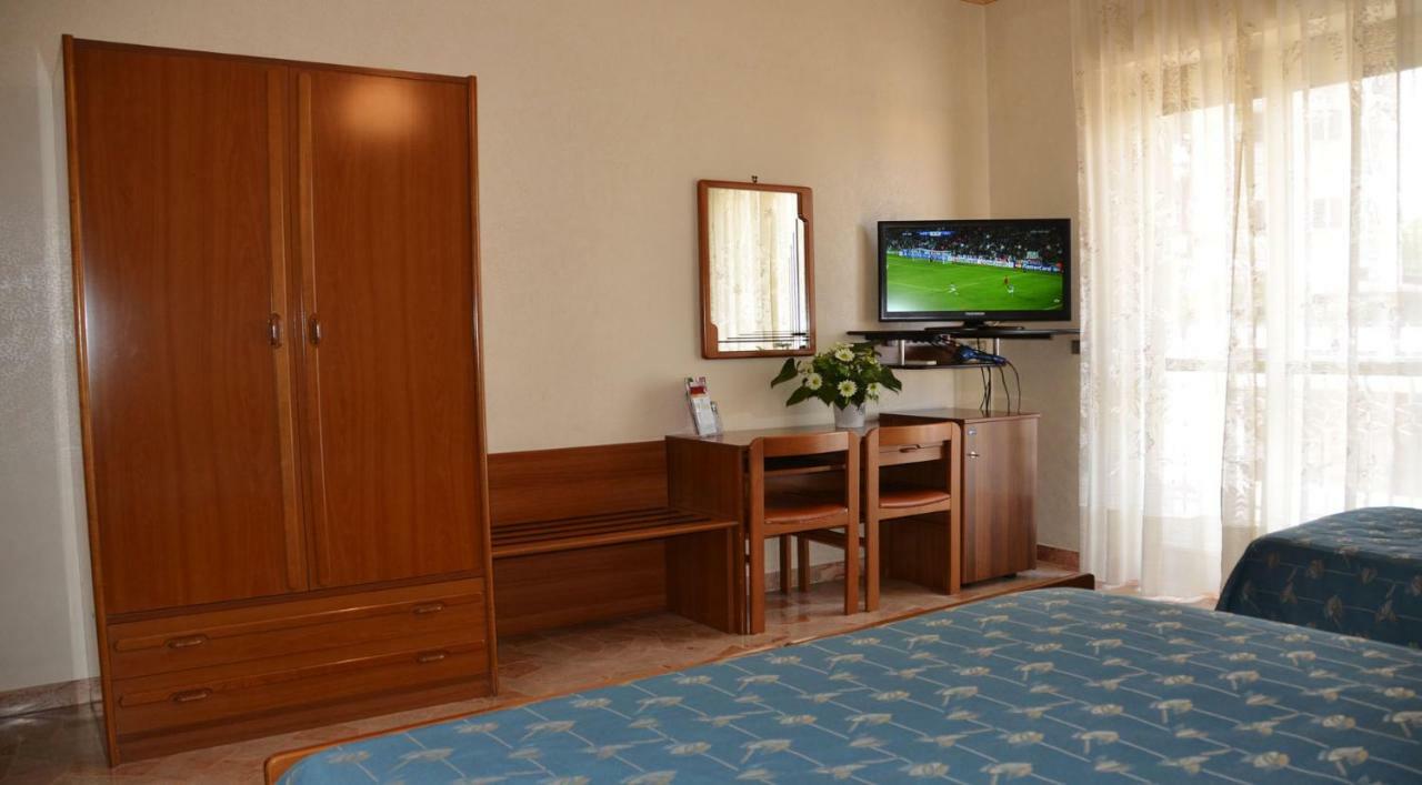 Hotel A-14 Modugno Bagian luar foto