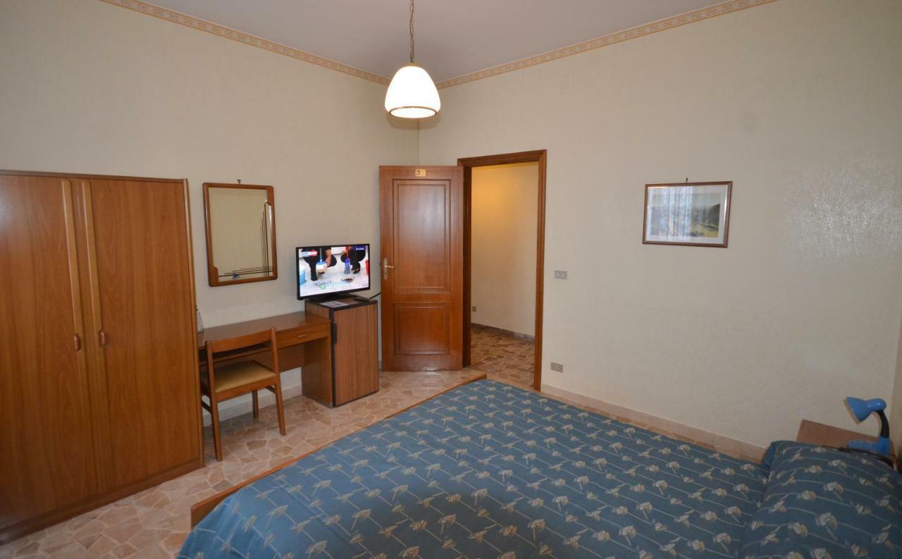 Hotel A-14 Modugno Bagian luar foto